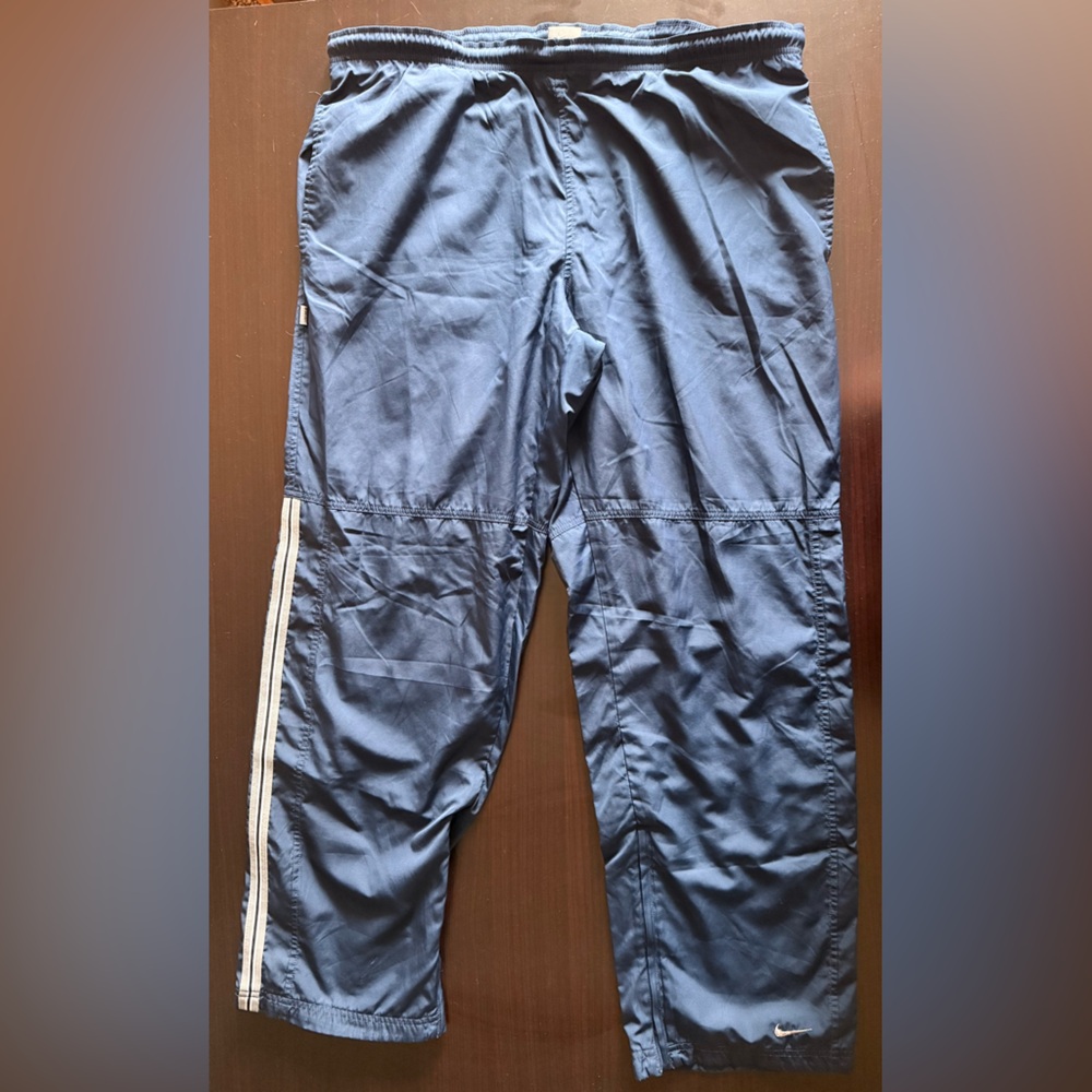 Nike Men's Dark Blue Joggers